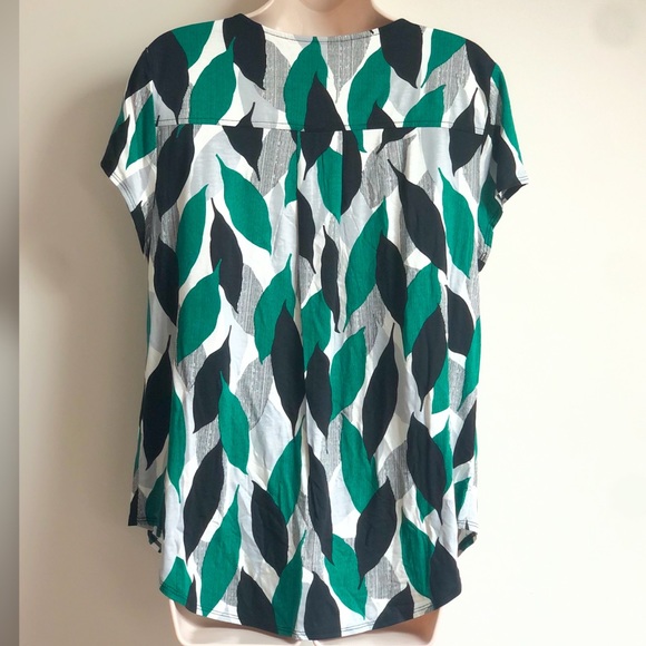 🆕 Alfani falling leaves cap sleeve blouse - Picture 3 of 10